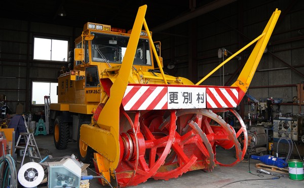除雪車の整備を行いました
